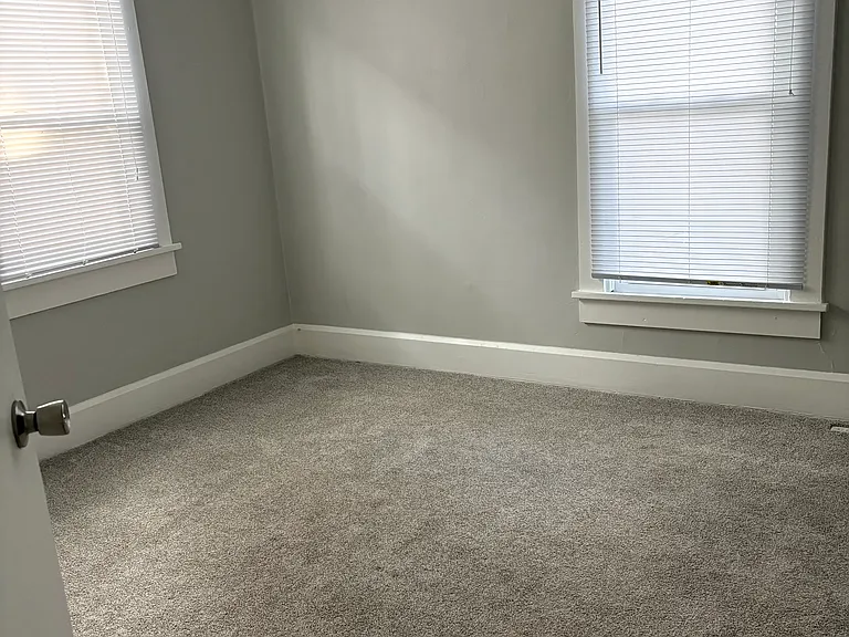 652 E 54th St #652 — Photo 8