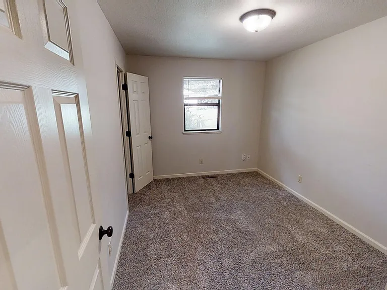 11124 N Harrison St — Photo 13