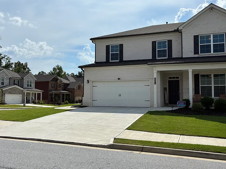 Spruce Way SW — Photo 3
