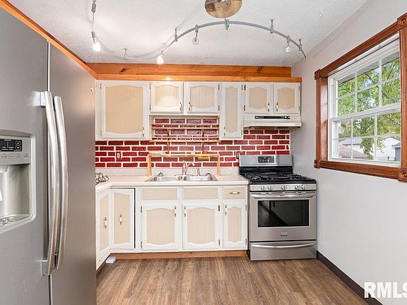5th image of 301 E Lotte St