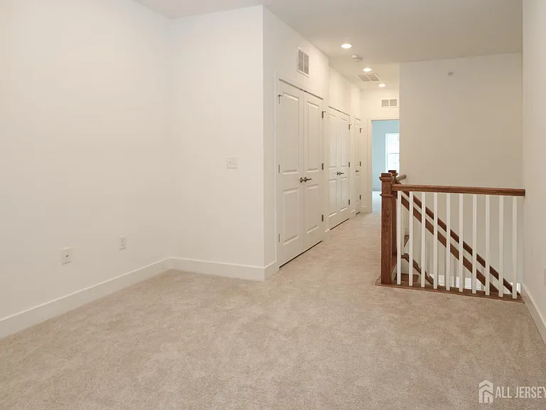 71 Veterans Way — Photo 24
