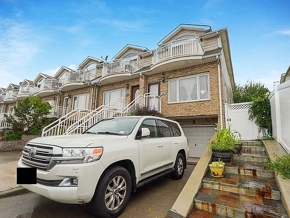 3rd image of 481A Father Capodanno Blvd #A