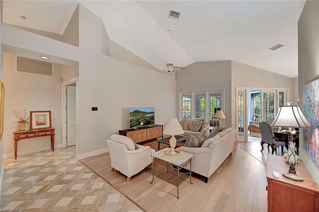 3 bed, 2.0 bath, 2885 sqft, $12,000 — Photo 4