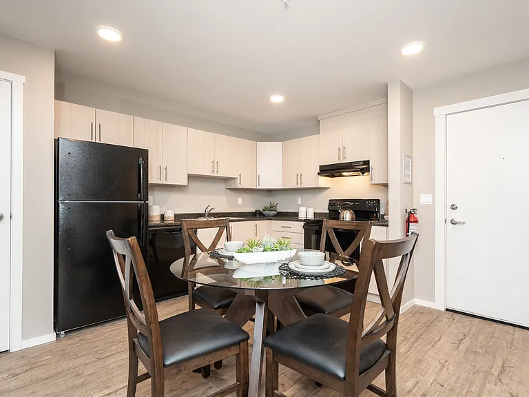 745 Ballantrae Dr — Photo 1