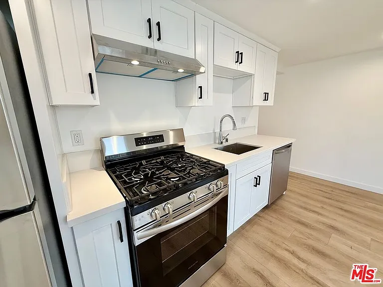 1021 Venice Blvd #4 — Photo 9