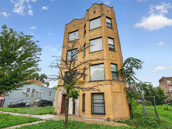 3rd image of 1851 S Harding Ave