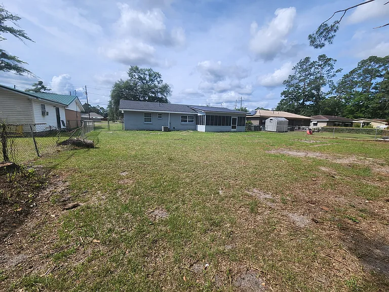 535 Azalea St — Photo 17