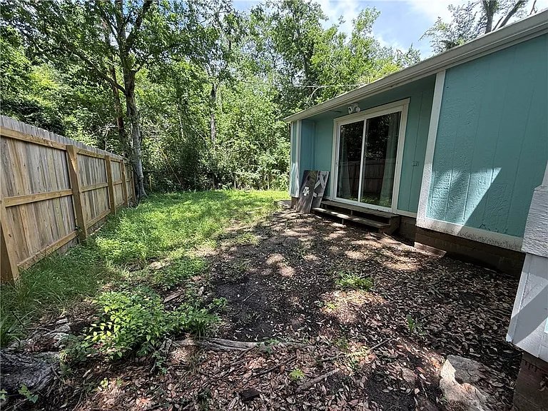 1609 Lemon Tree Ln — Photo 25