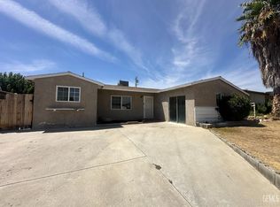912 Meadows St, Bakersfield, CA 93306