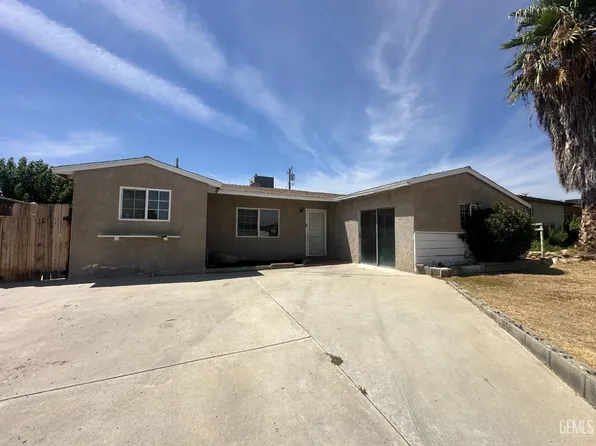 912 Meadows St, Bakersfield, CA 93306