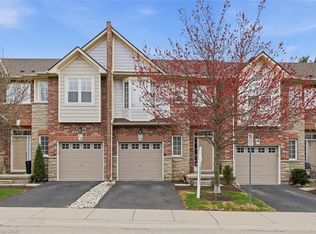 10 Liddycoat Ln #4, Hamilton, ON L9G 0A7
