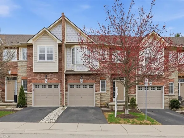10 Liddycoat Ln #4, Hamilton, ON L9G 0A7