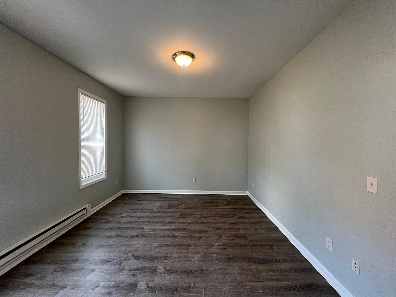 2 bed, 850 sqft, $2,050 — Photo 3