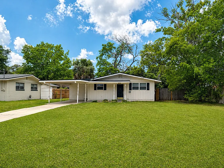 3914 Rodby Dr — Photo 1