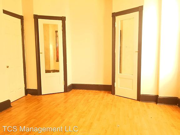 5th image of 4104 N Darien St