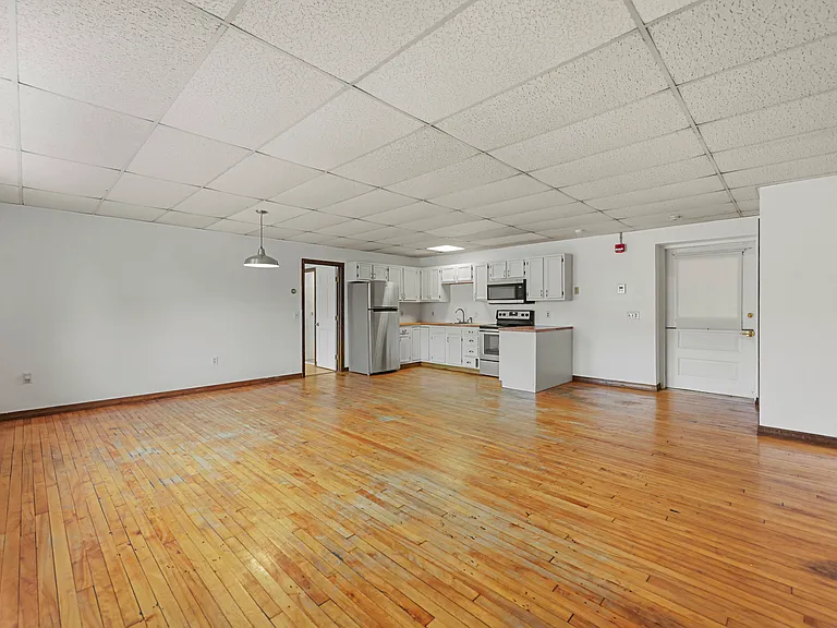 55 Crystal St #8 — Photo 2