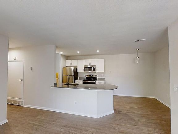 5th image of 5907 S Gallup St #203