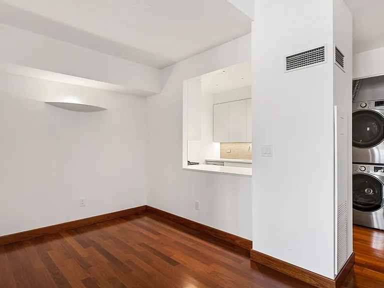 305 E 63rd St #10A — Photo 3