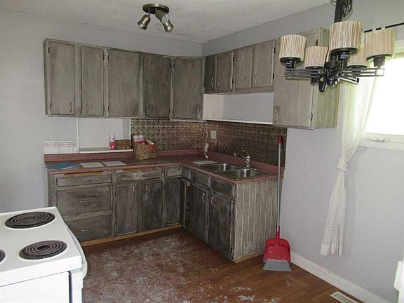 5th image of 9324 S 104th Ave
