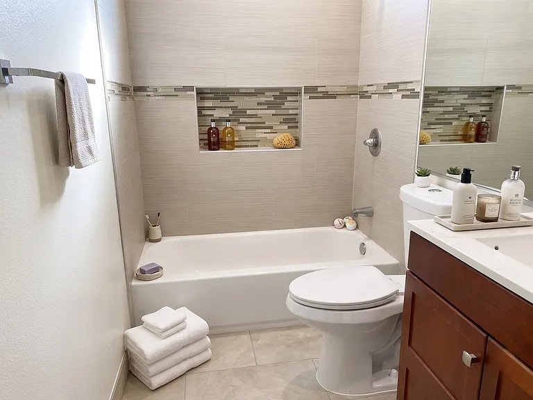 600 W 87th St #602 — Photo 4