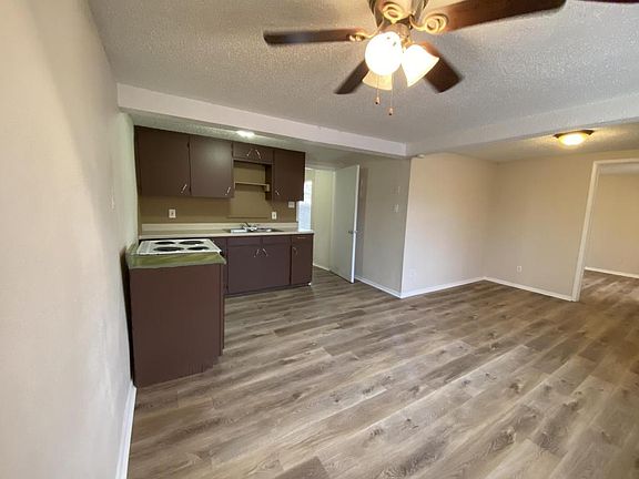 3rd image of 10612 County Road 1020 APT B1
