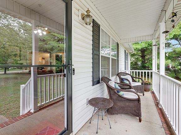 3rd image of 7513 Antietam Ln