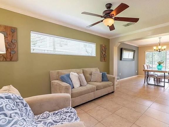 3rd image of 205 Sawtooth Dr