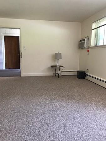 1st image of 9 Longwood Dr APT 4