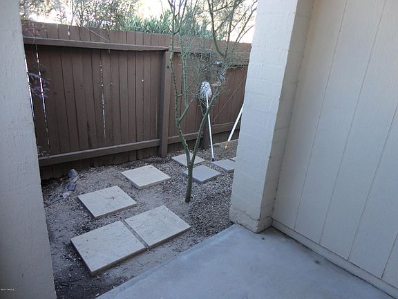 5th image of 2033 N Camino De La Cienega