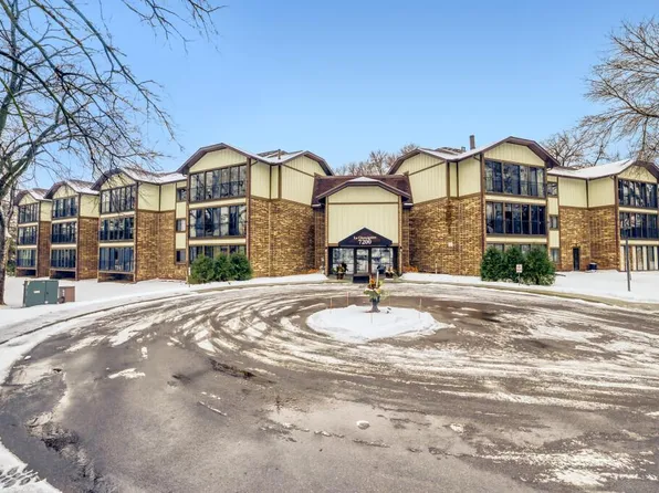 7200 Cahill Rd APT 104, Edina, MN 55439