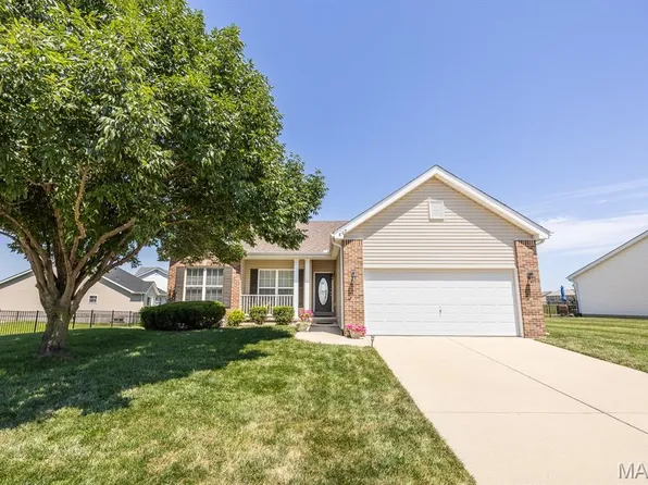 809 Terra Springs Way Dr, Fairview Heights, IL 62208