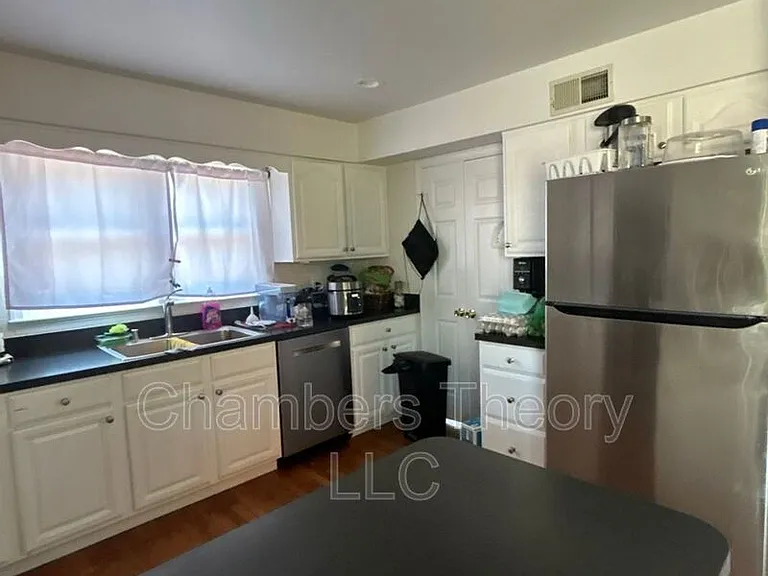 5827 Wessex Ln — Photo 9