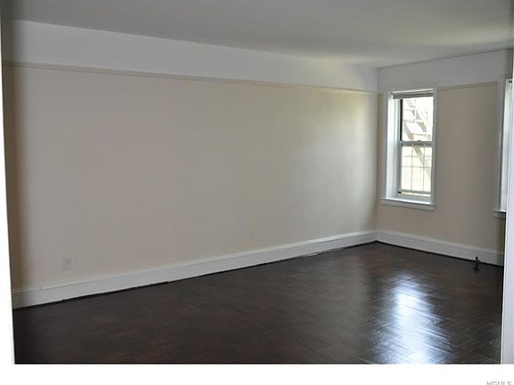 3rd image of 300 S Broadway APT 2G