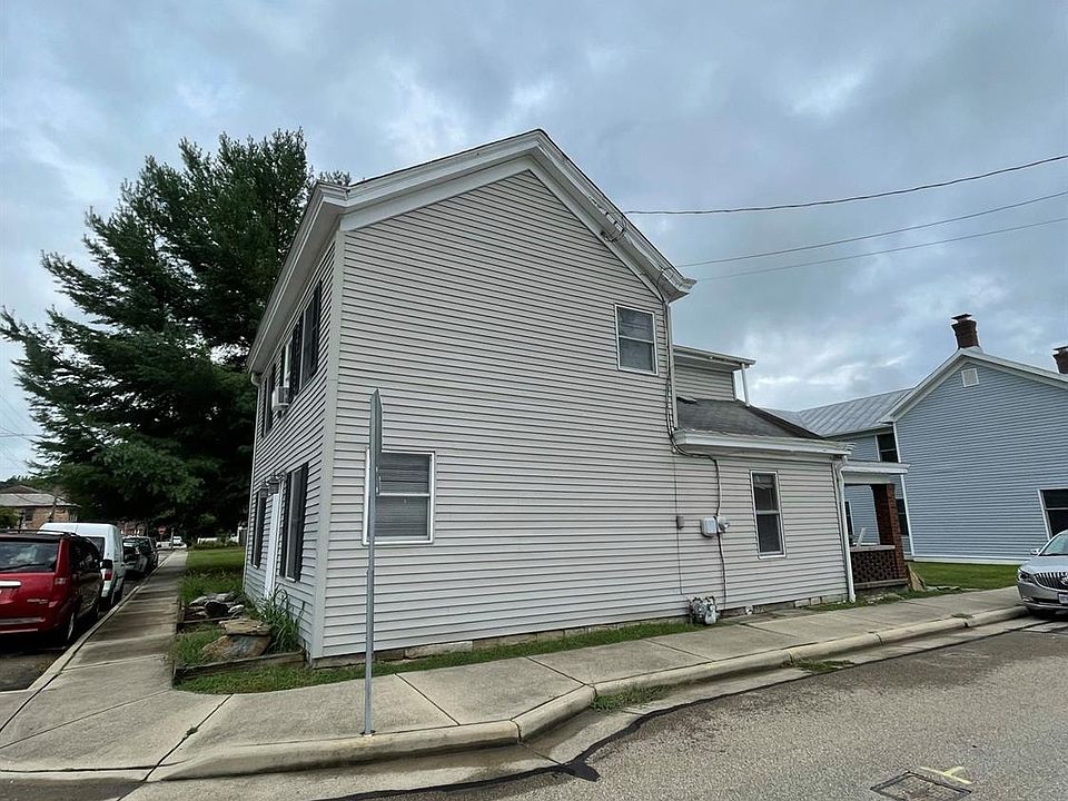 2nd image of 250 Spring St