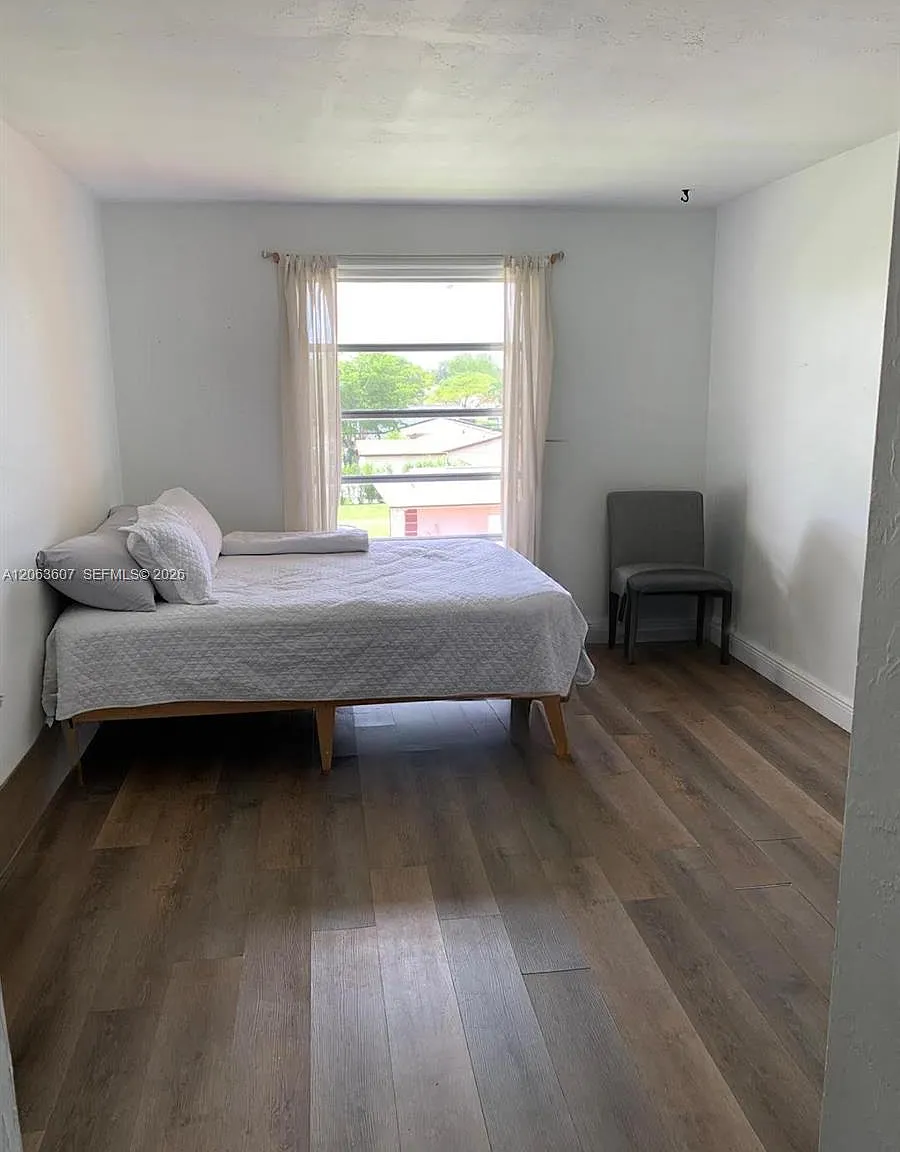 Sunset Palms East Condo — Photo 3