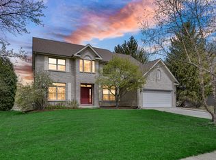 7446 Bittersweet Dr, Gurnee, IL 60031