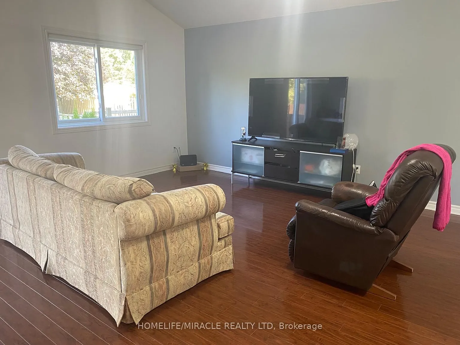 3 bed, $2,350 — Photo 4