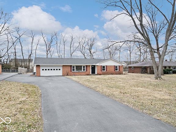 3rd image of 1313 Oakwood Trl