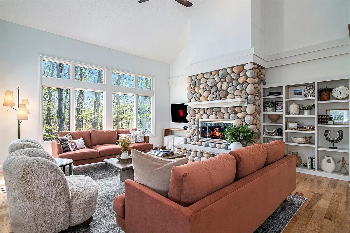 Building Photo - 8940 Sunset Cir