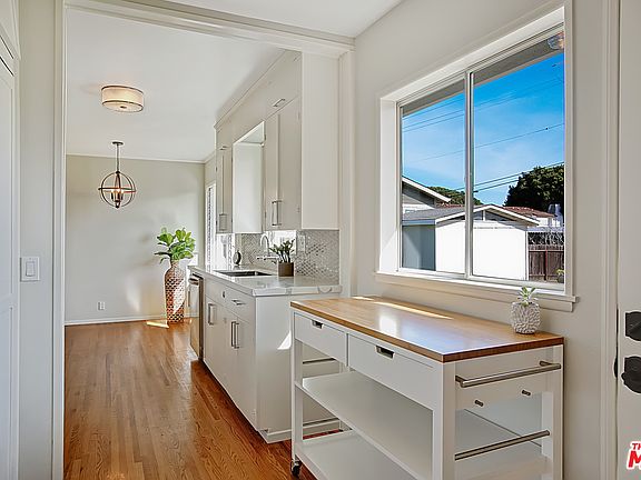 4th image of 3521 Madrona Dr