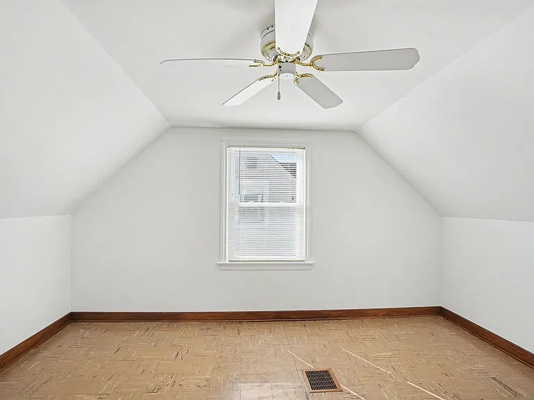 995 S Swain Ave — Photo 9