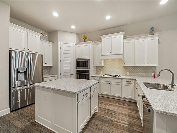 3rd image of 7354 Mount Greylock Loop