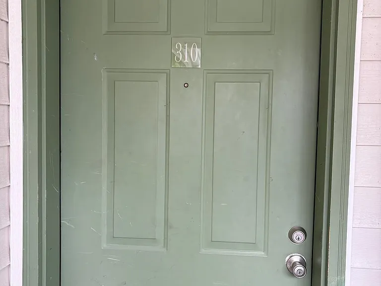 901 Sunset Blvd NE #C310 — Photo 2
