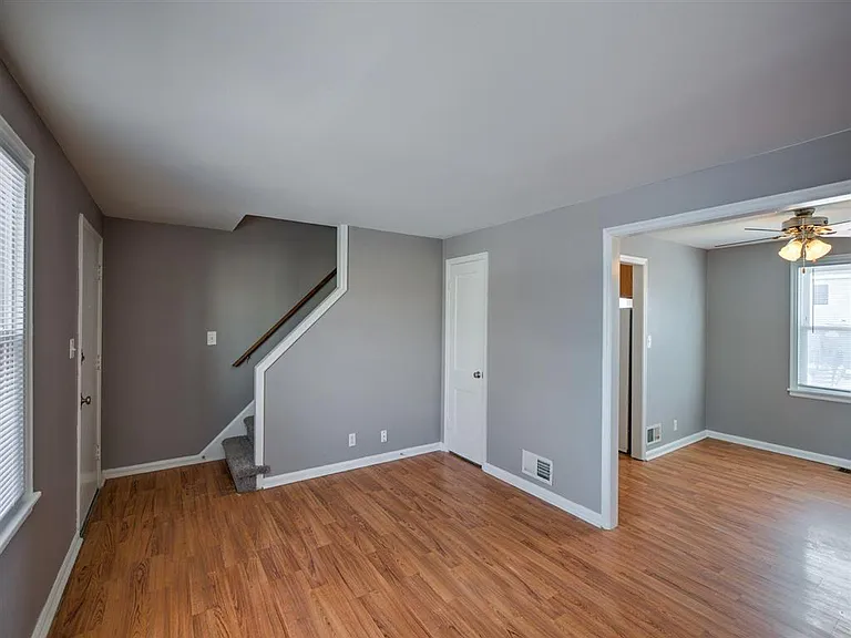 Front entrance and living room at Colonial Park.