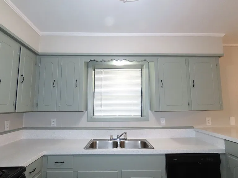 10556 Twin Oaks Dr — Photo 12