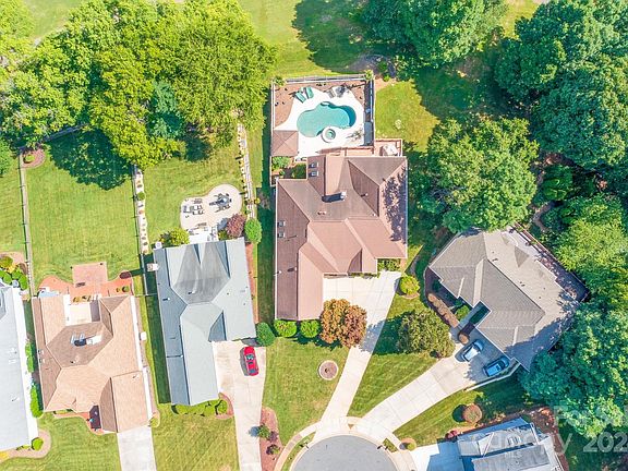 3rd image of 4108 Fairway Downs Ct