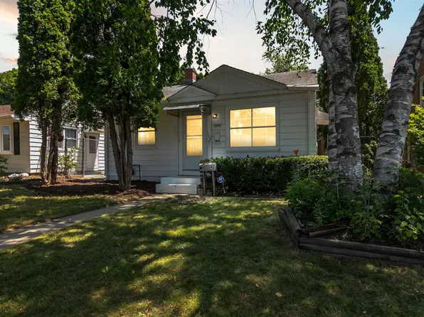 3242 N 79th St, Milwaukee, WI 53222