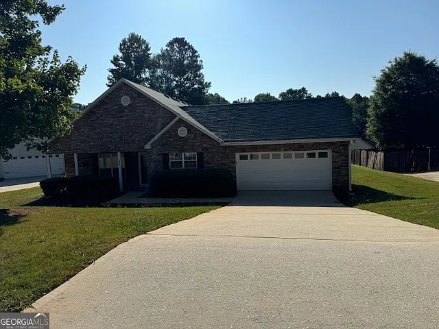 4393 English Loop — Photo 1