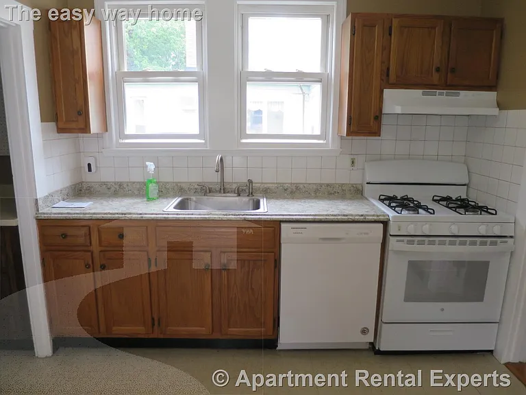 95 Flint St — Photo 2