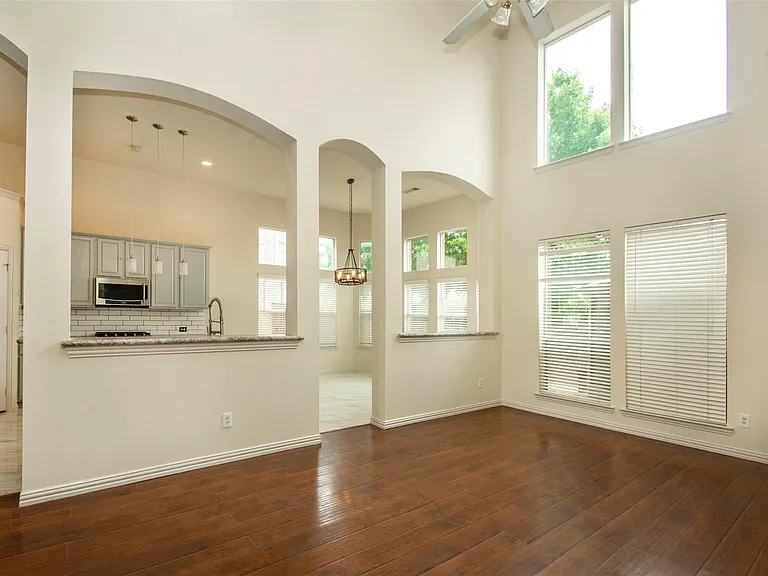 3605 Maddock Dr — Photo 2